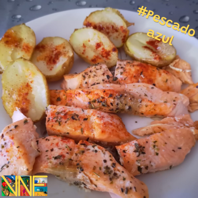 Salmón con patatas asadas